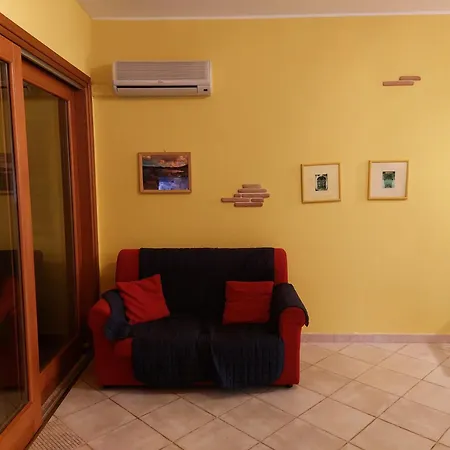 San Teodoro Pool House For 4 - Monte Petrosu Shared Pool & Parking *