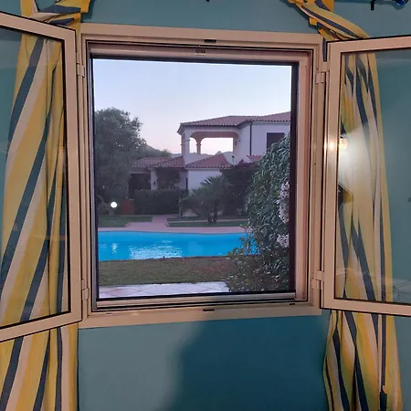San Teodoro Pool House For 4 - Monte Petrosu Shared Pool & Parking *