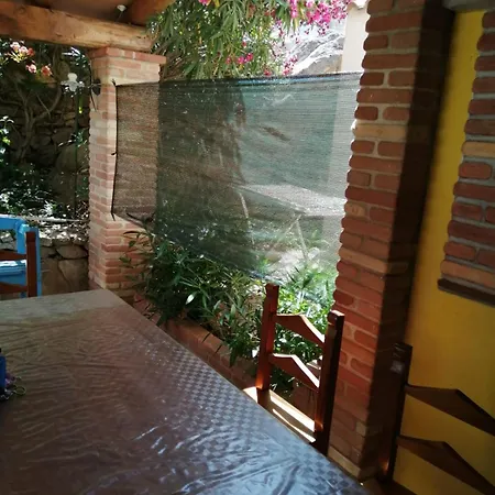 San Teodoro Pool House For 4 - Monte Petrosu Shared Pool & Parking